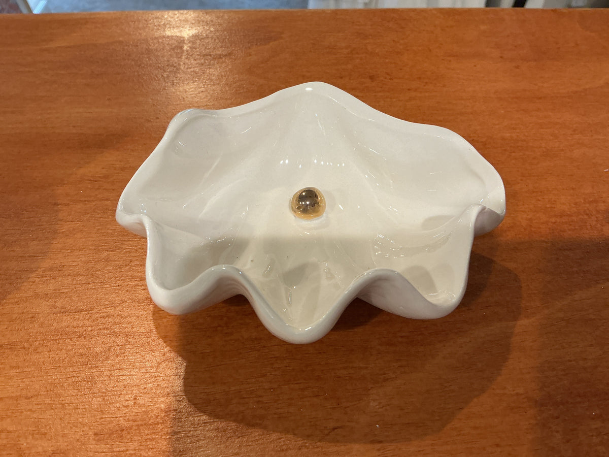 Oyster with pearl dish
