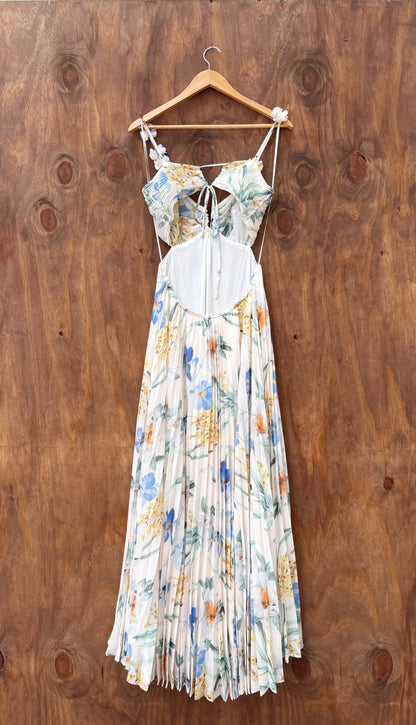 Floral flowing maxi dress, with backless flattering cut