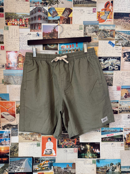 Melbourne Shorts in Olive